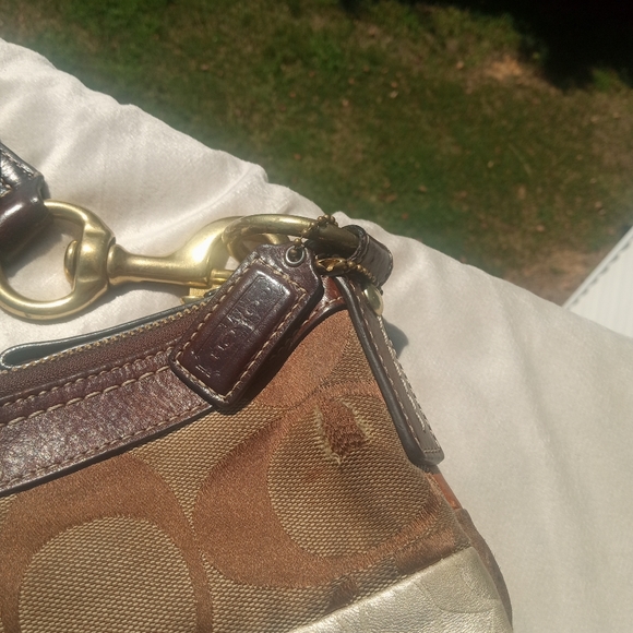 Coach - Picture 7 of 11